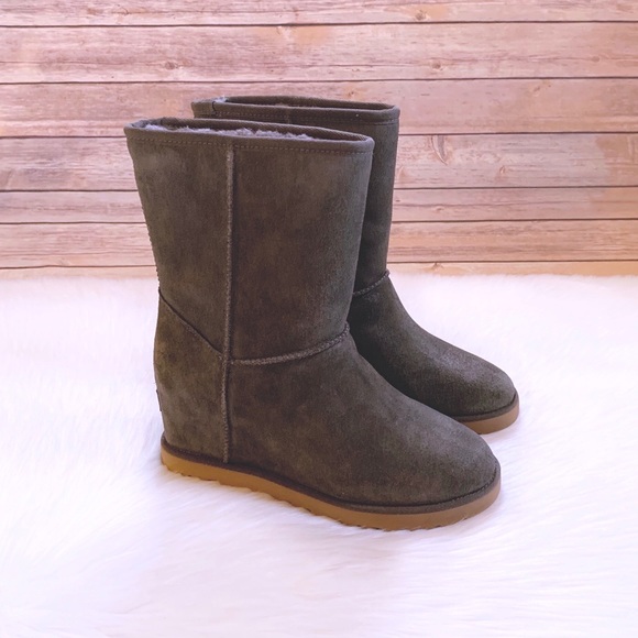 UGG | Shoes | Ugg Slate Classic Femme 
